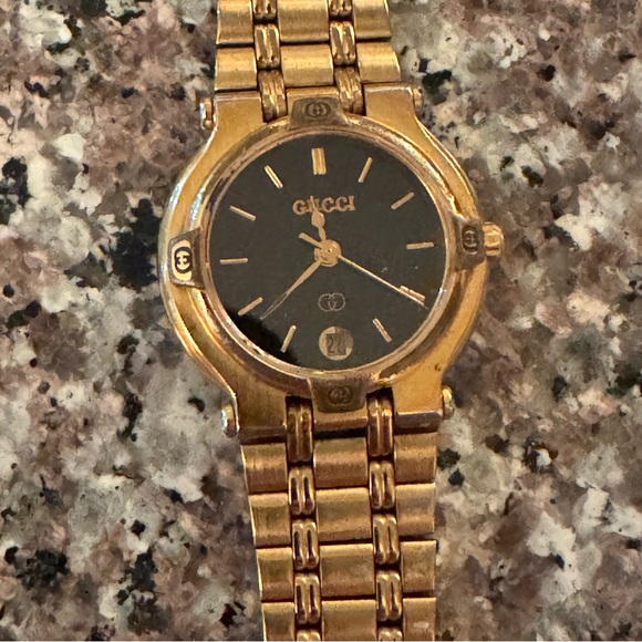 Gucci Gold Tone GG Vintage Watch with Black Dial Rare - Picture 1 of 10